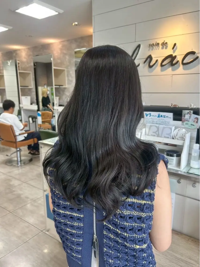 セミロング カラー ヘアカラー 西岡 英菜のヘアスタイル