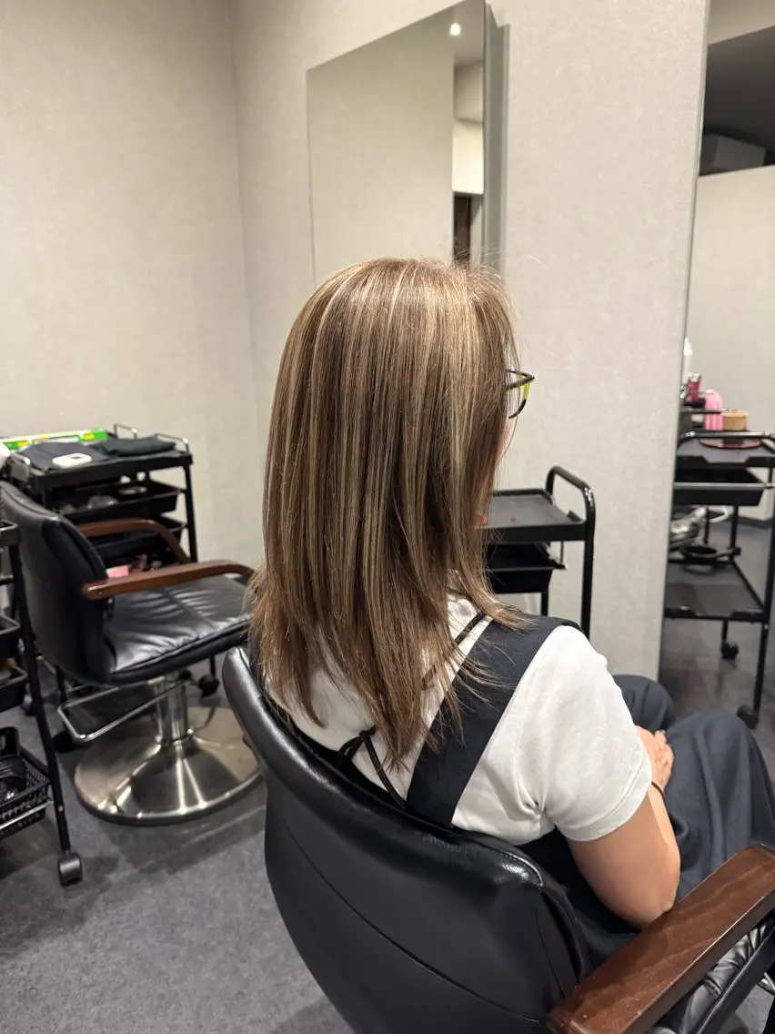 セミロング ハイライト 髪質改善⚡️カラー 🍀武久 誠🍀のヘアスタイル