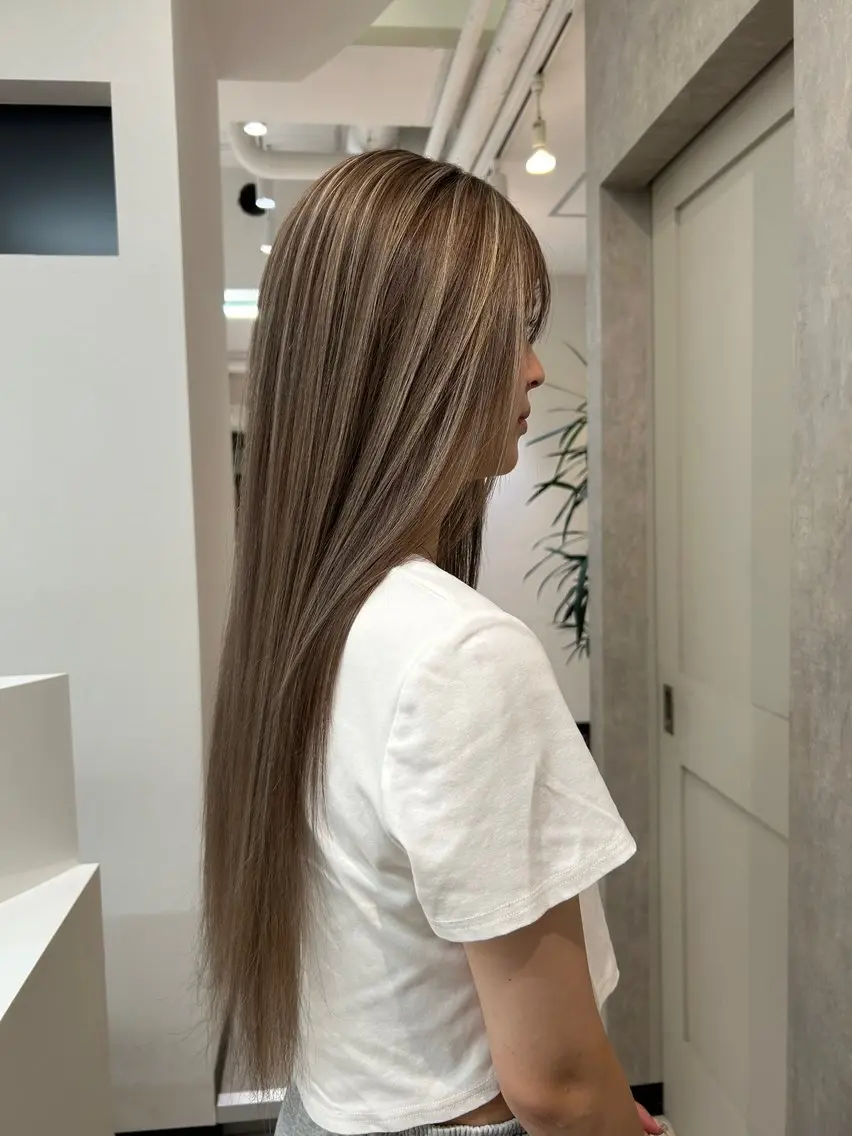 ロング ハイライト ロング カット ヘアカラー 竹井俊介/ブリーチ /海外レイヤーのヘアスタイル