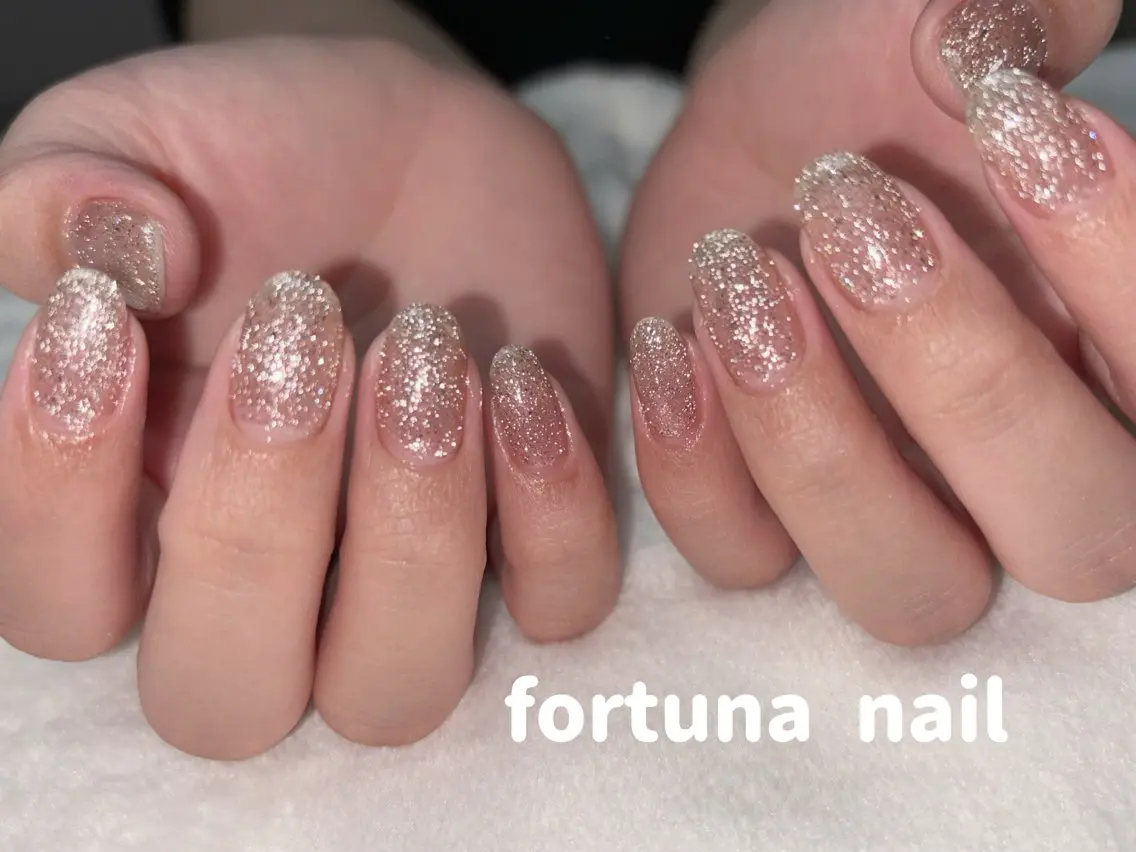 ネイル フラッシュネイル Nail •Head スパFortunaのネイルデザイン