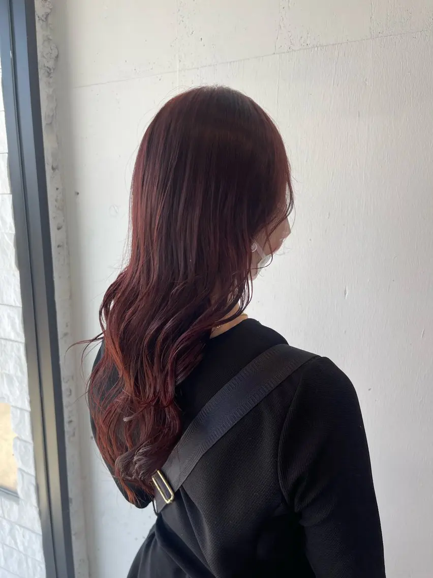 セミロング ヘアカラー 縮毛矯正🐼暖色 根本侑季のヘアスタイル