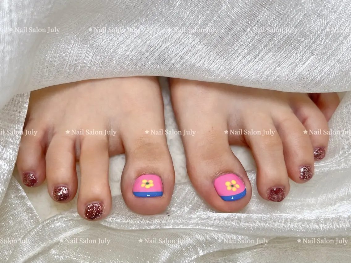 ネイル ブルー フットネイル フレンチネイル キラキラネイル ラメ(グリッター) July モモのネイルデザイン