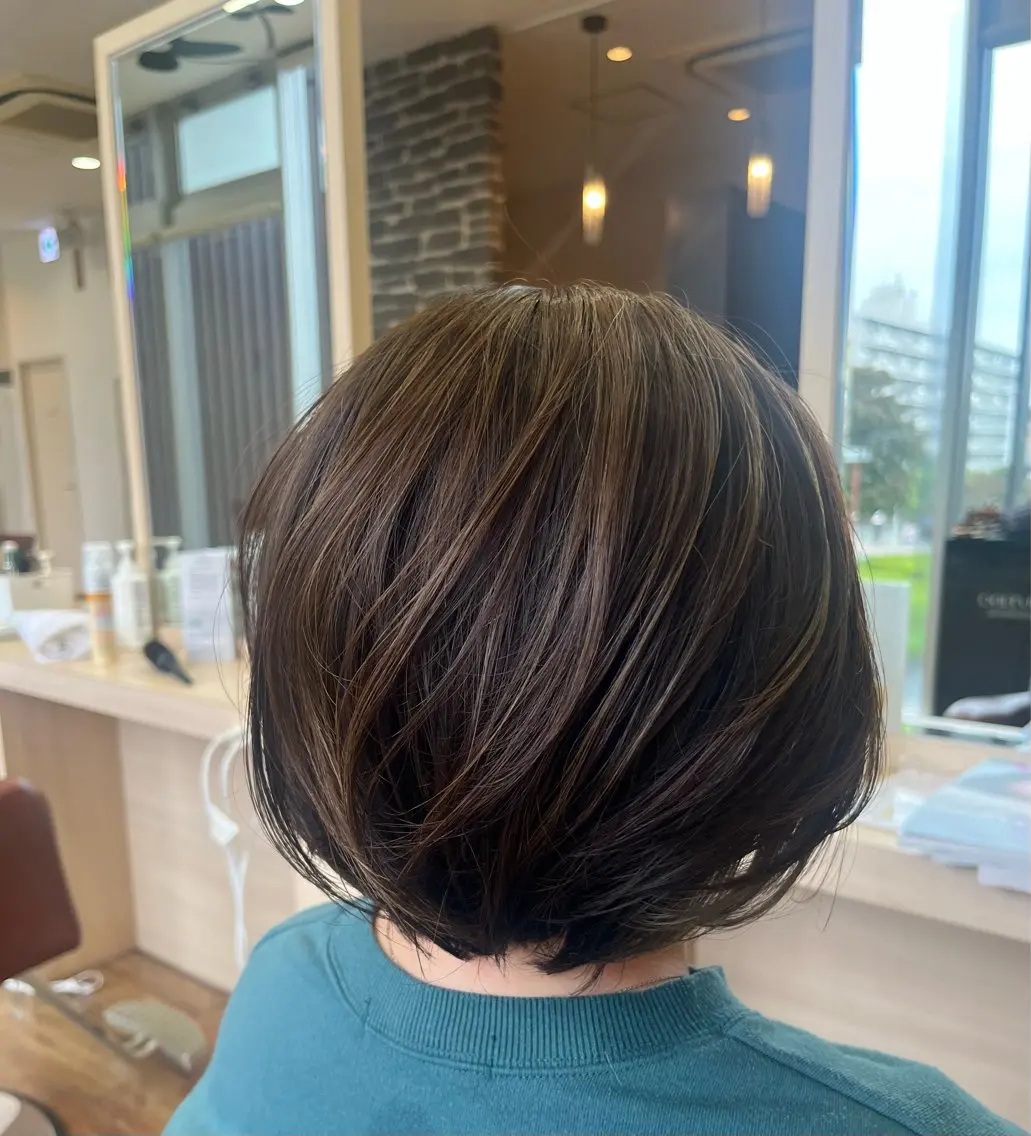 ショート カラー アトリエファゴ Noaのヘアスタイル