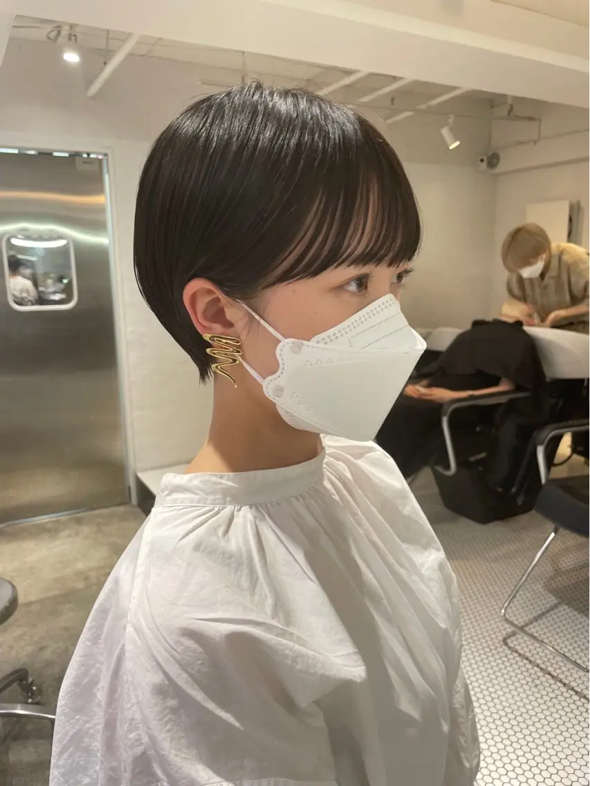 ショート ショートヘア エミリ / オリーブカラーのヘアスタイル
