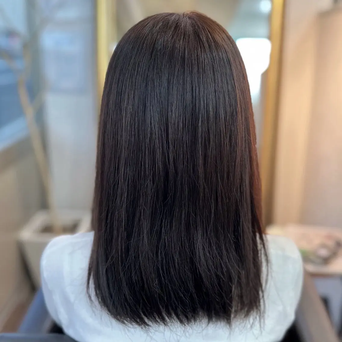 セミロング ヘアカラー 三原 友美のヘアスタイル