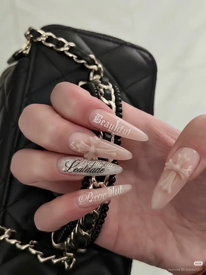ネイル アートネイル ジェルネイル ガーリー キラキラネイル 韓国ネイル ハンドネイル ハンドケア Nova Nail _Shinsaiのネイルデザイン