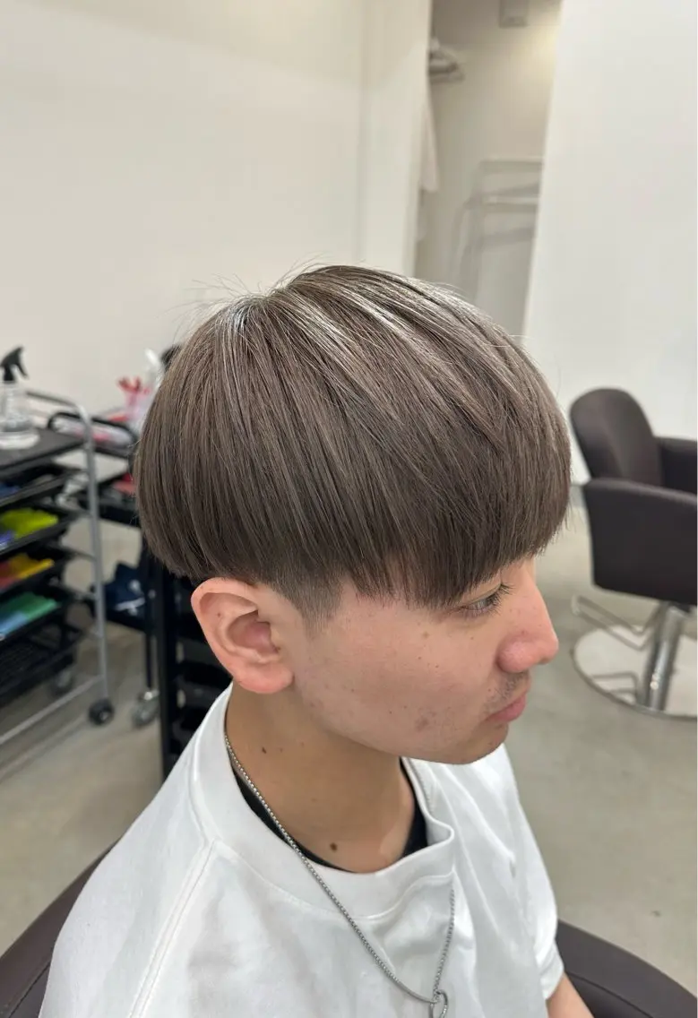 カラー メンズ 透明感カラー グレージュ ミルクティーグレージュ カット ヘアカラー トリートメント 茂木 理紗のヘアスタイル