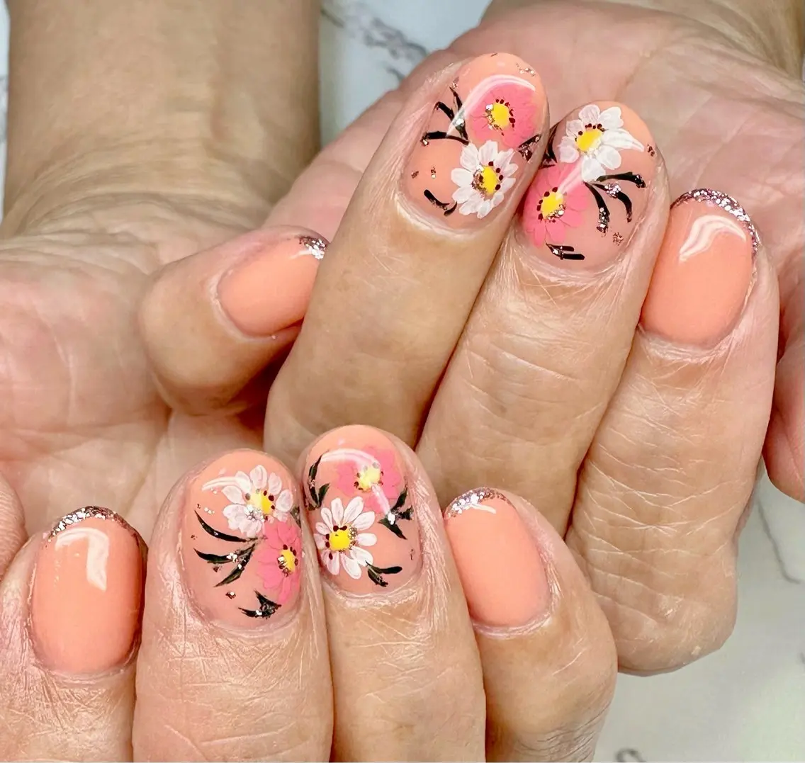 ネイル キラキラネイル マグネットネイル ミラーネイル ニュアンスネイル ワンカラーネイル Mai’s nailのネイルデザイン