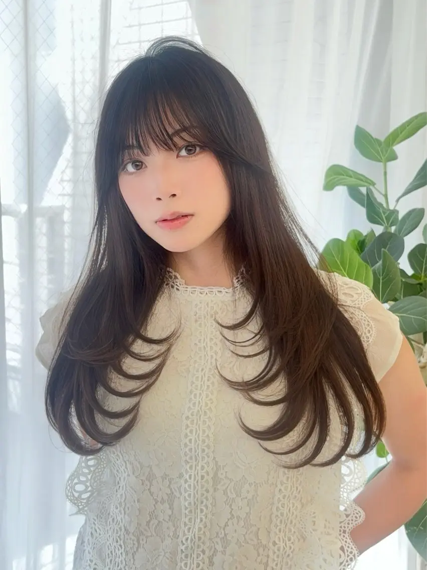 ロング カラー 透明感カラー グレージュ レイヤーカット カット ヘアカラー トリートメント 韓国ヘア/レイヤー/ 顔まわり足立遥奈のヘアスタイル
