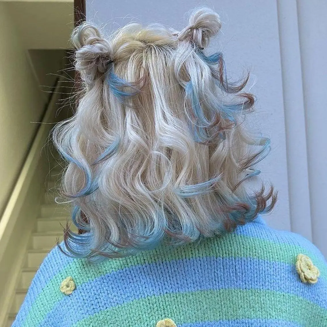 ショート カラー ヘアアレンジ ブロンド ブラウンカラー ホワイトブロンド ORIKA 美容室のヘアスタイル