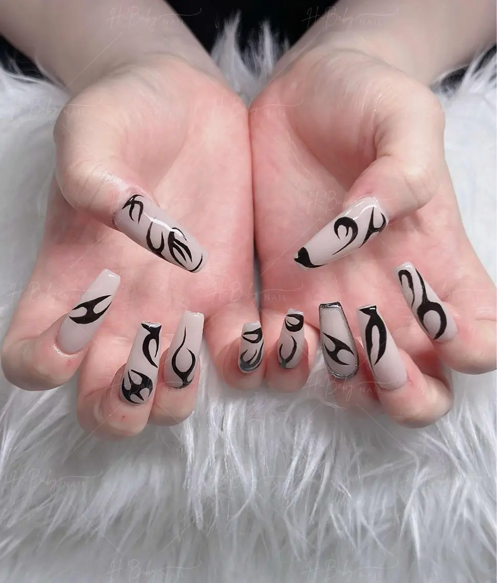 ネイル フレンチネイル ジェルネイル ガラスフレンチ ハロウィン ハート H.baby Nail Salonのネイルデザイン