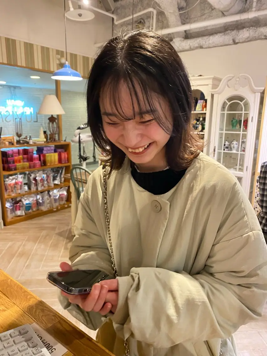 ミディアム 顔まわりレイヤー レイヤーカット 外ハネヘア ウルフカット カット トリートメント LUVISM新潟🎀 透明感カラー/ミユのヘアスタイル