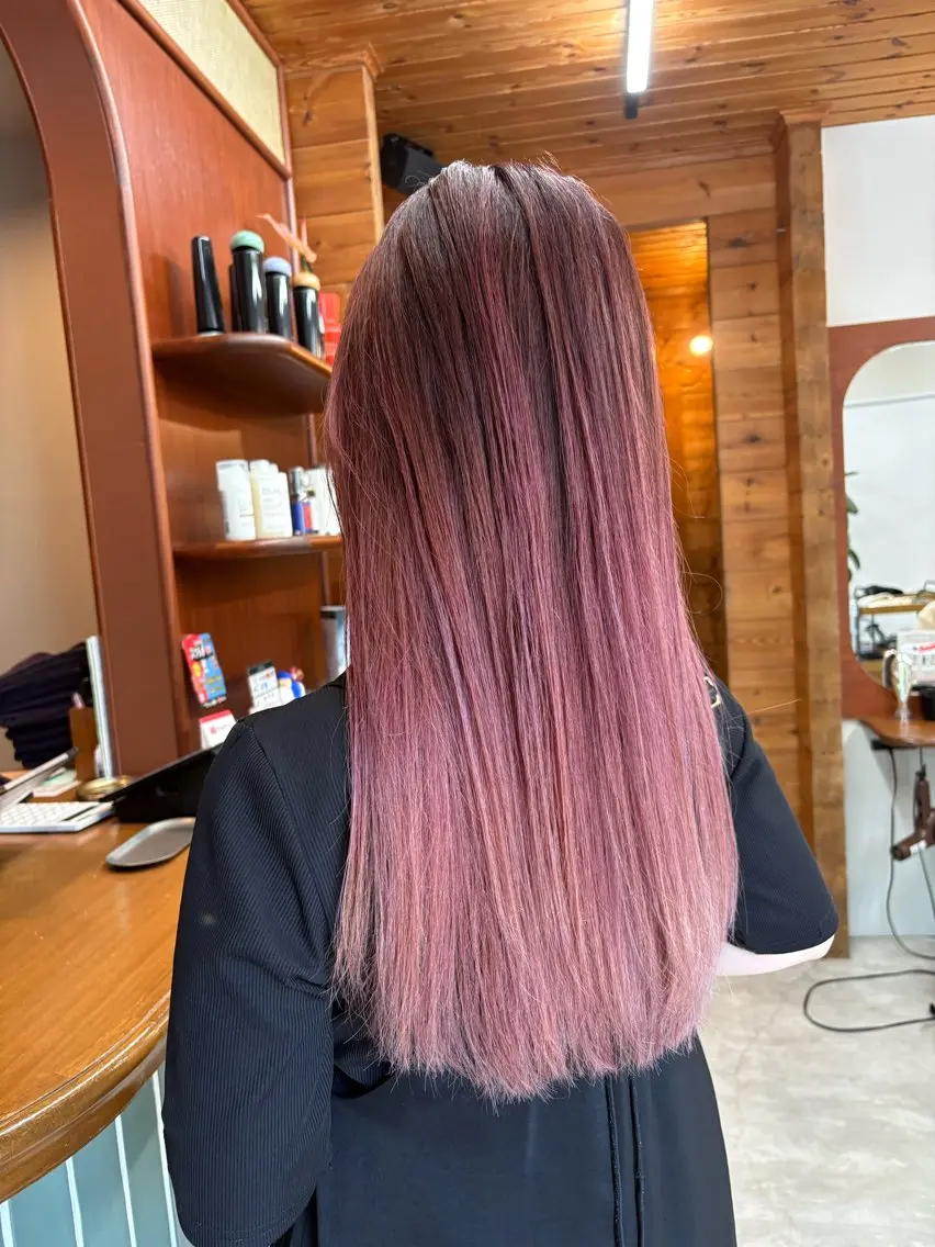 ロング カラー グラデーションカラー ピンクカラー 五十嵐 雄毅のヘアスタイル