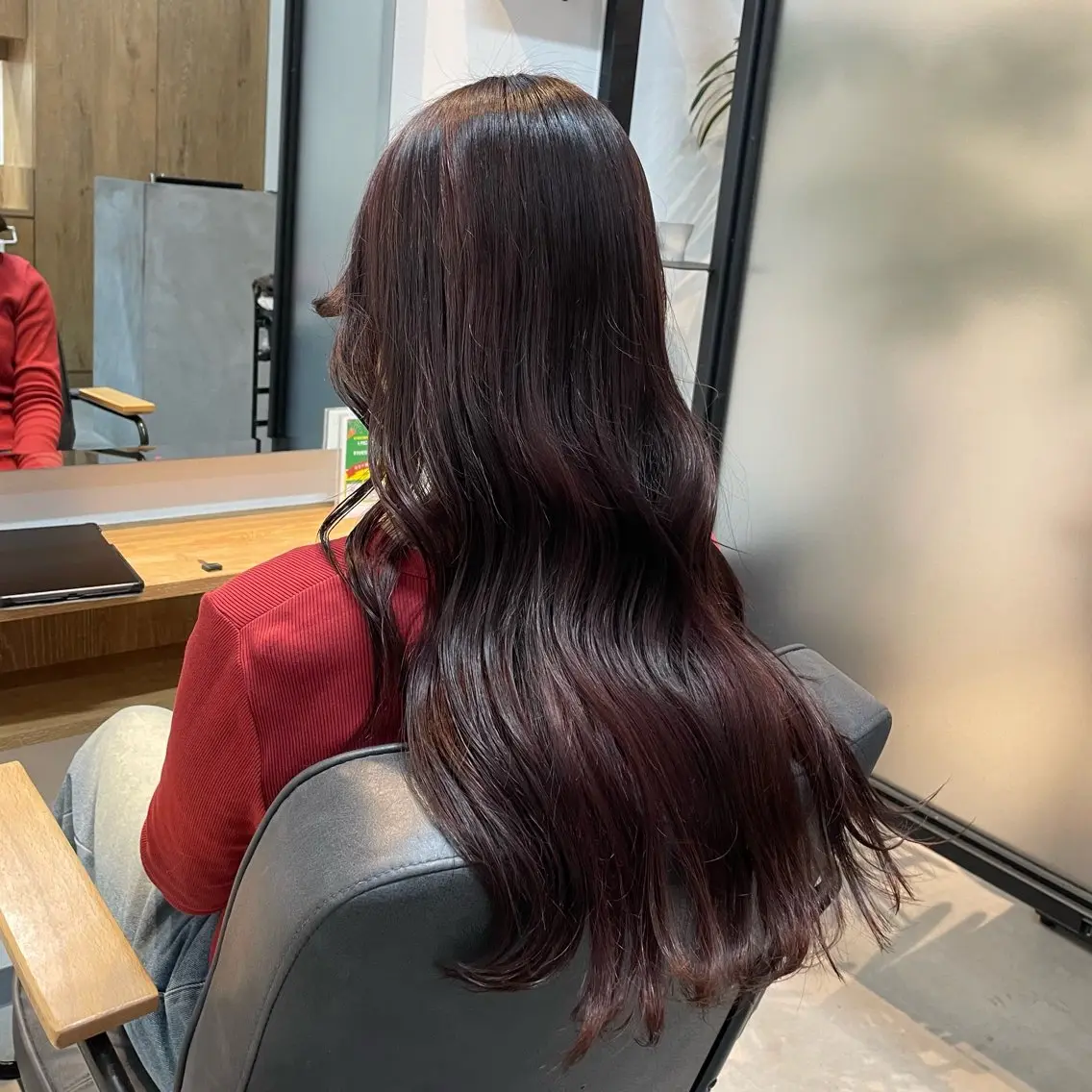 カラー ボルドーカラー ヘアカラー garou 大通店 畠山紗菜のヘアスタイル