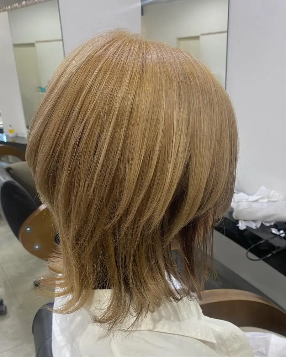 ミディアム カラー ヘアアレンジ デザインカラー ボブ ウルフカット 烏山 達也のヘアスタイル