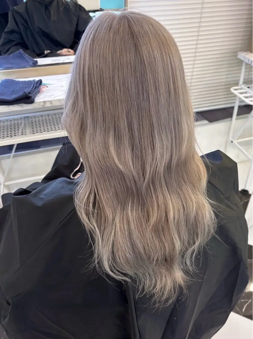 ロング 🇨🇳ハイトーン ワンホン🇰🇷ななのヘアスタイル