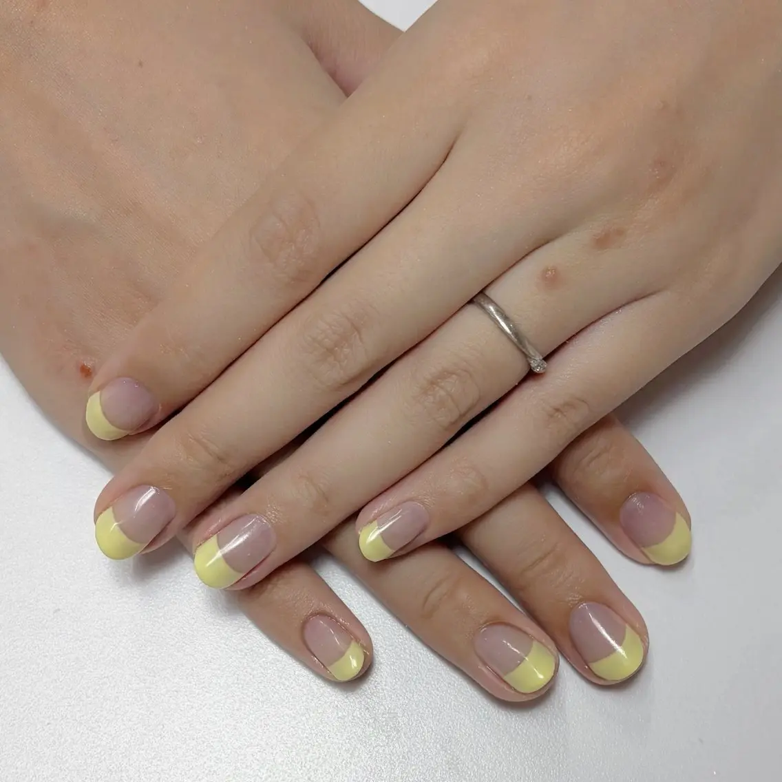ネイル フレンチネイル 黄色 BOTANAIL YUIのネイルデザイン