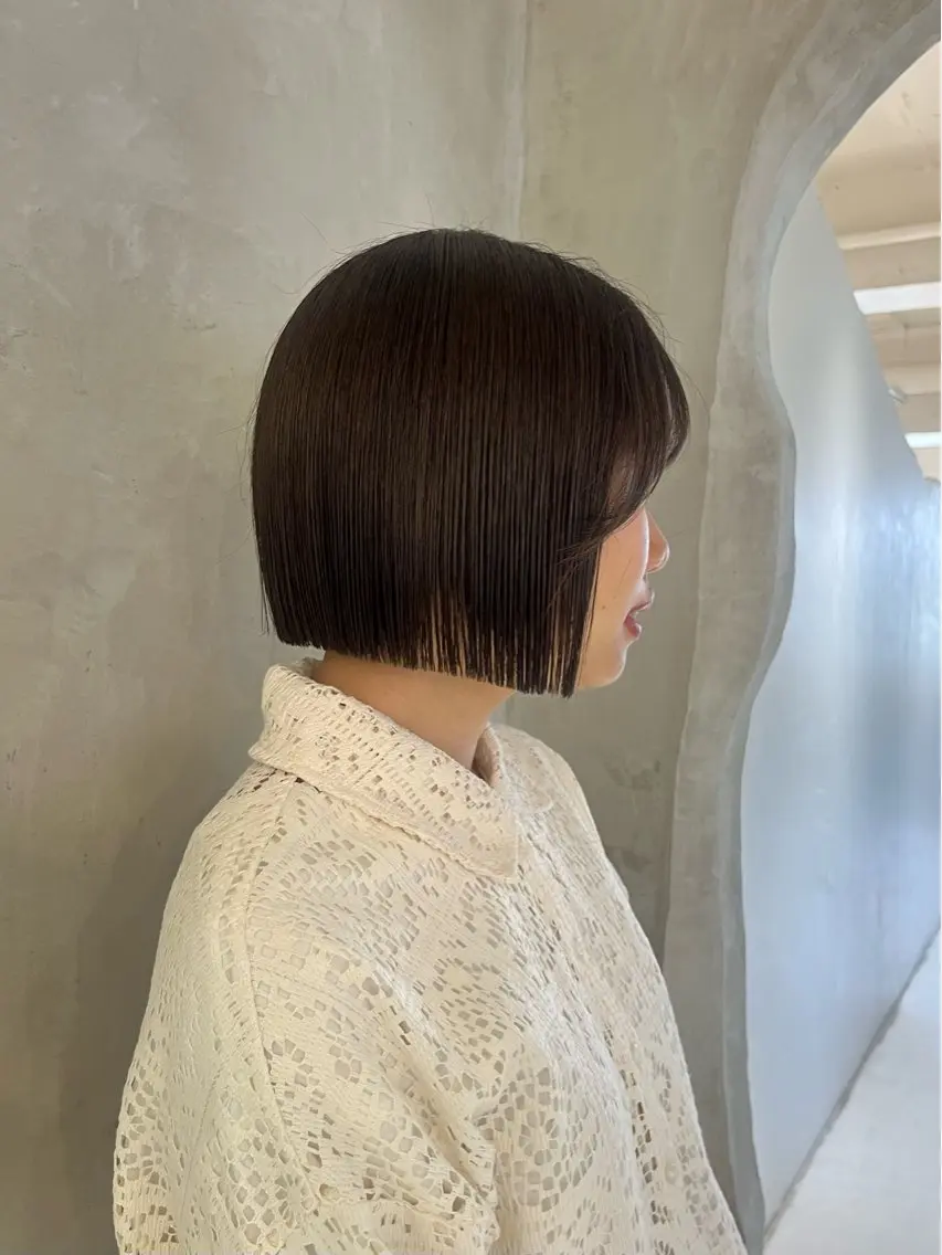 ミディアム カラー カット ヘアカラー トリートメント 切りっぱなしボブ/ 艶カラー/綾莉のヘアスタイル
