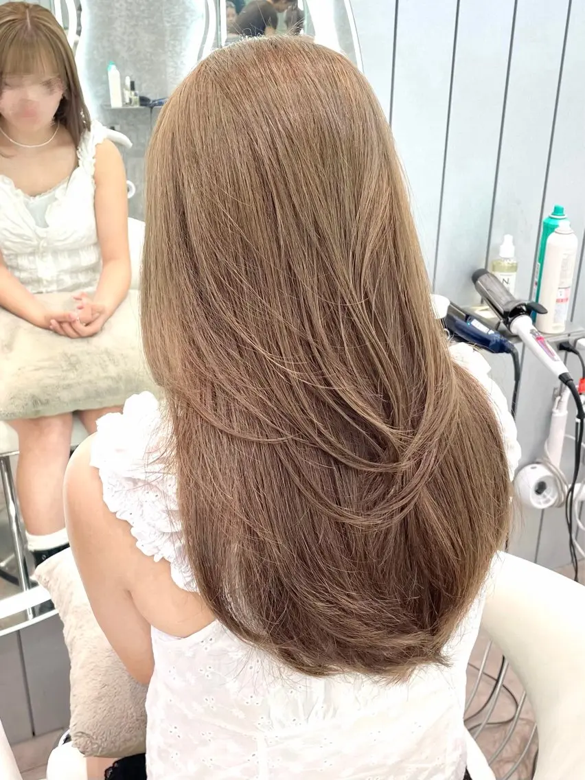 ミディアム カラー ヘアアレンジ ミディアムレイヤー ベージュカラー ブリーチ 透明感カラー ダブルカラー カット ヘアカラー トリートメント ヘアセット 縮毛矯正ブリーチなし 🍒❤ゆうきのヘアスタイル