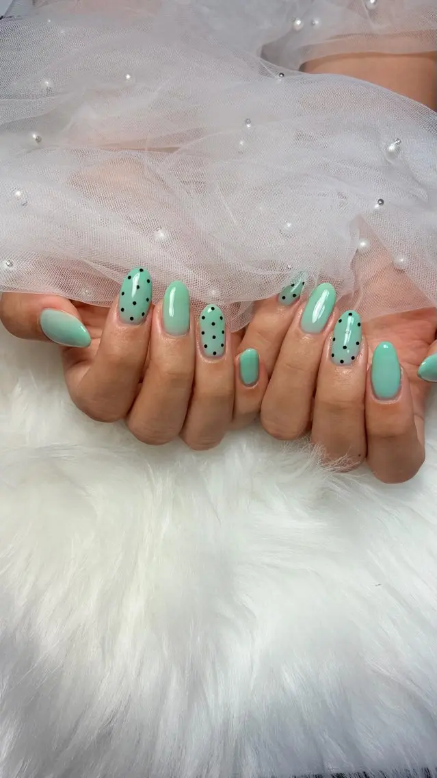 ネイル グリーン ハンドネイル Yuu nail💅🎀のネイルデザイン