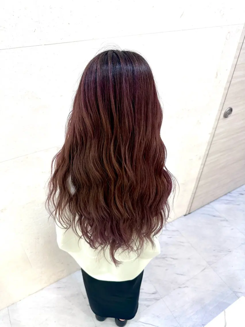 ロング カラー バレイヤージュ レイヤーカット 安田 柚月のヘアスタイル