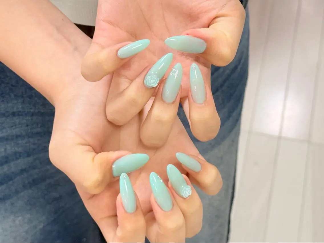 ネイル アートネイル オーロラネイル チークネイル フレンチネイル ガラスフレンチ ハンドネイル 🎀YooLi Nail salonのネイルデザイン