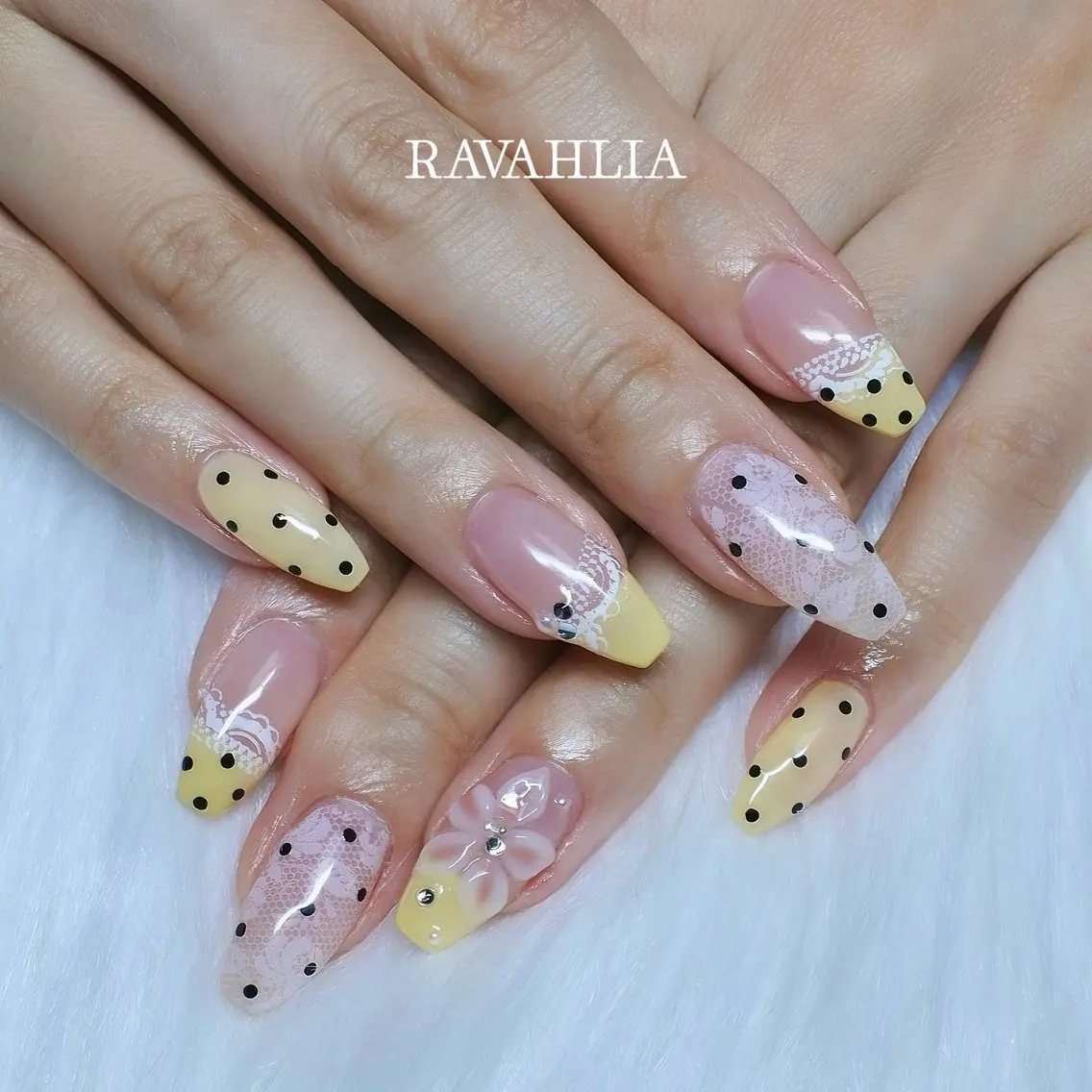 ネイル ハンドネイル nail room RAVAHLIAのネイルデザイン