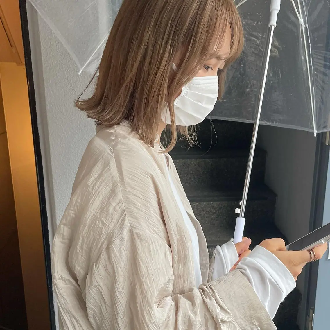 ミディアム カラー 切りっぱなしボブ ベージュカラー ブリーチ ケアブリーチ 透明感カラー ♡トップスタイリス ト/美髪矯正hinaのヘアスタイル