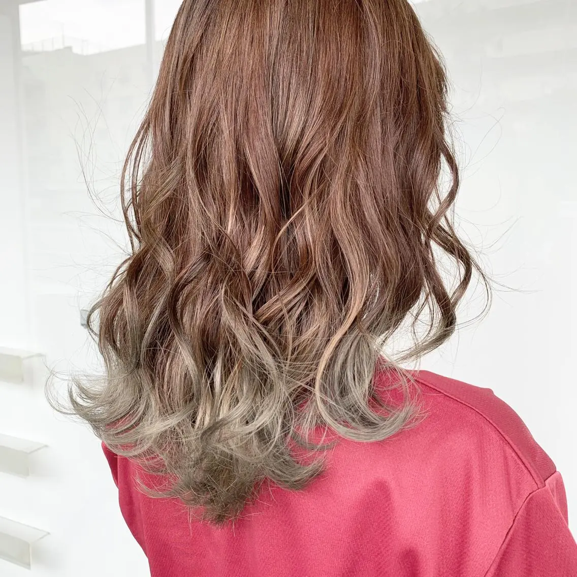 セミロング レイヤー/艶髪カラー 森本くるみのヘアスタイル