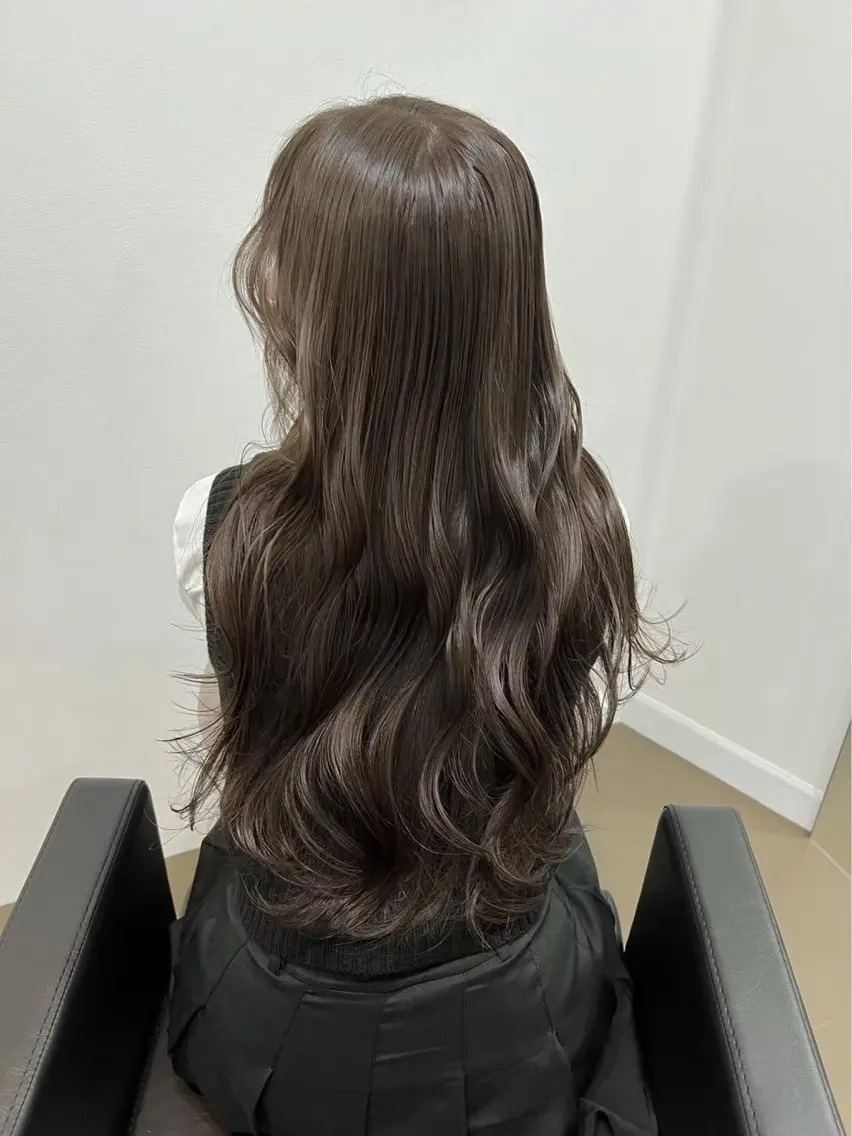 ロング カラー ベージュカラー ブリーチ ブラウンカラー ショコラベージュ 透明感カラー ヘアカラー トリートメント 朝が楽になる髪質改善 /美髪矯正/KOHのヘアスタイル