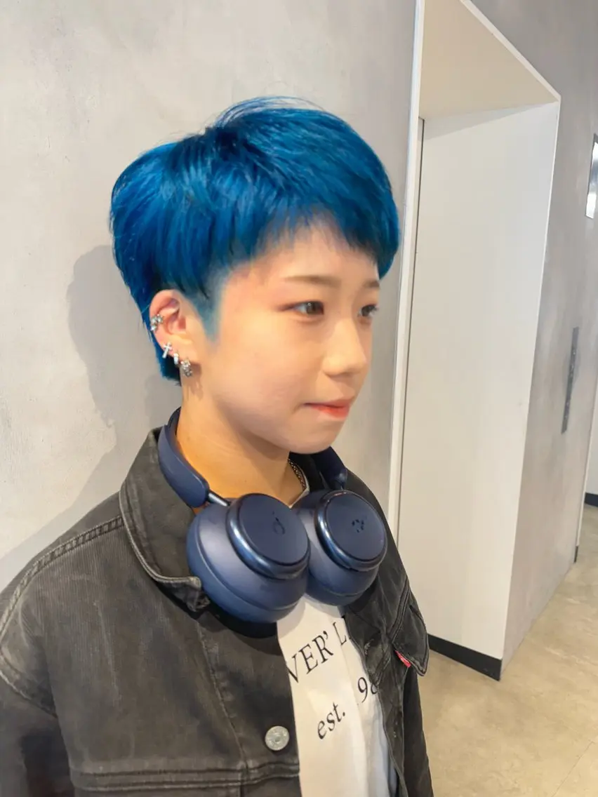 ショート カラー アクアカラー ブルーカラー ショートヘア カット ヘアカラー トリートメント 透明感カラー✨艶髪 制作🌱山根あゆみのヘアスタイル