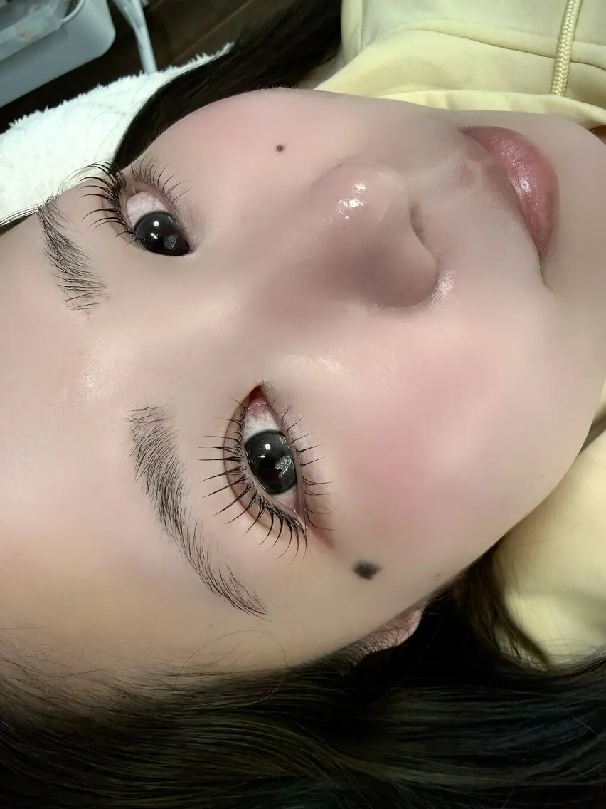 上下ラッシュリフトカールの写真