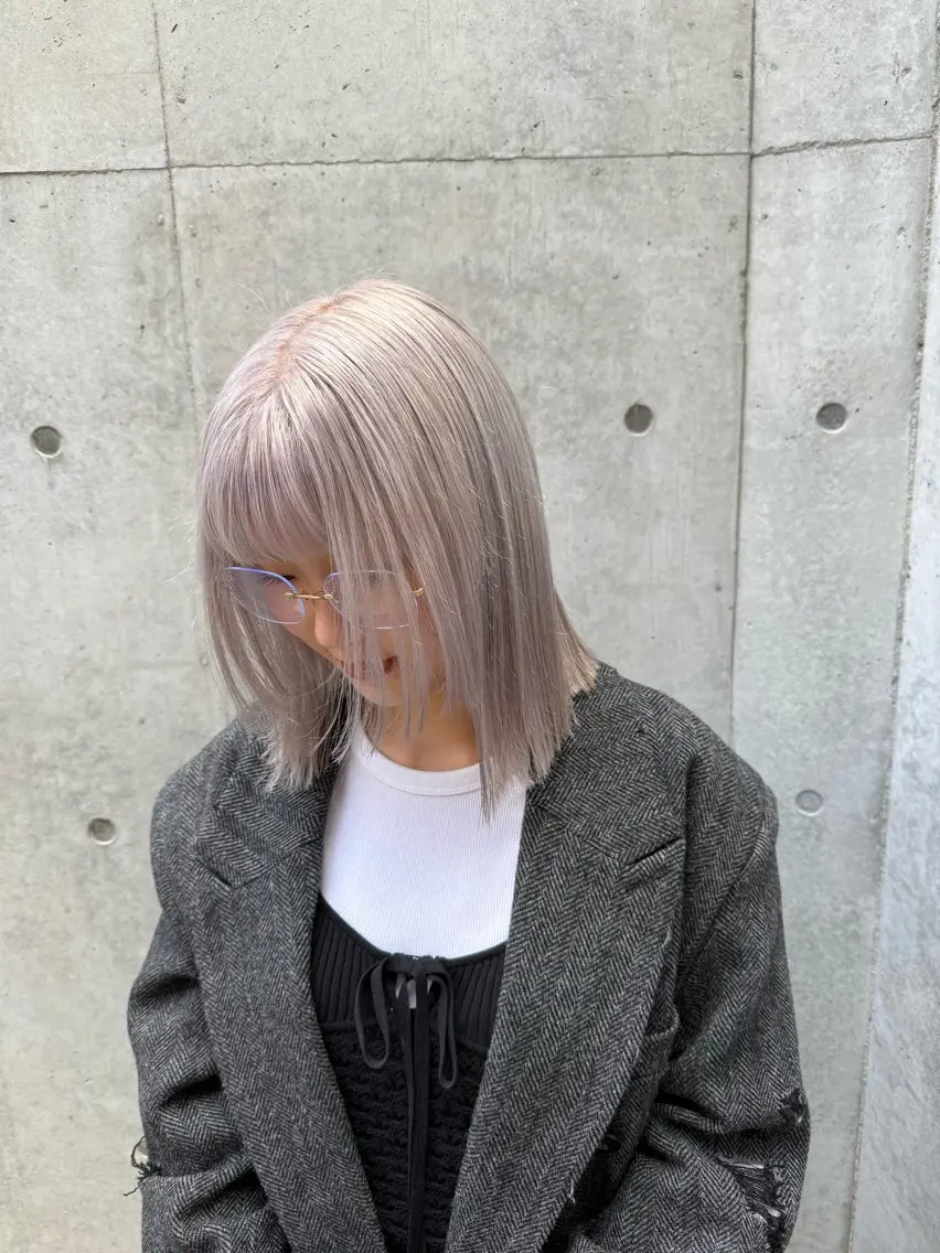 ミディアム カラー シルバー ホワイトシルバー ボブ 🍇おぐら めぐみ🍇のヘアスタイル