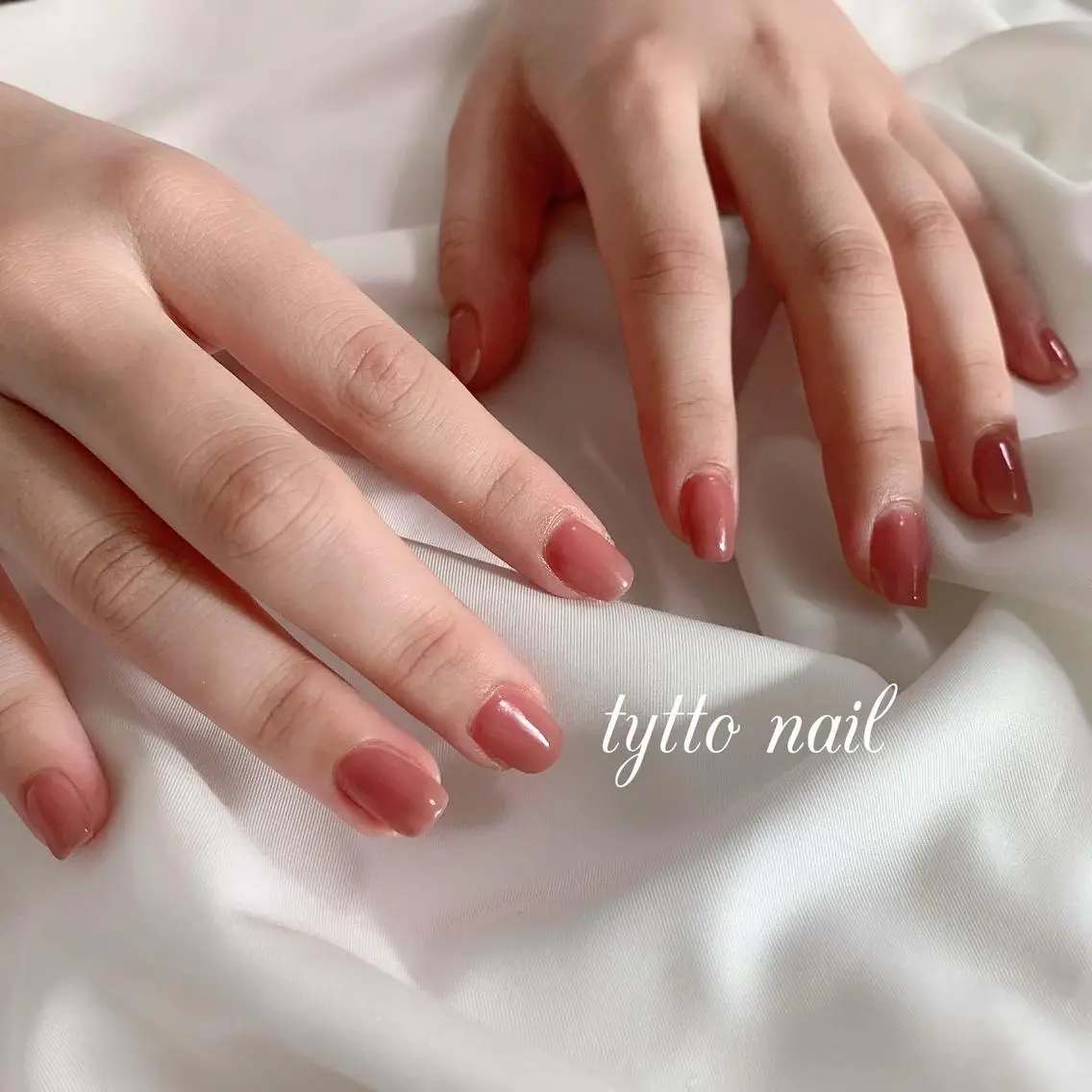 ネイル 氷ネイル・うるうるネイル オフィスネイル ピンク シンプルネイル ハンドネイル tytto nail ❤︎eriのネイルデザイン