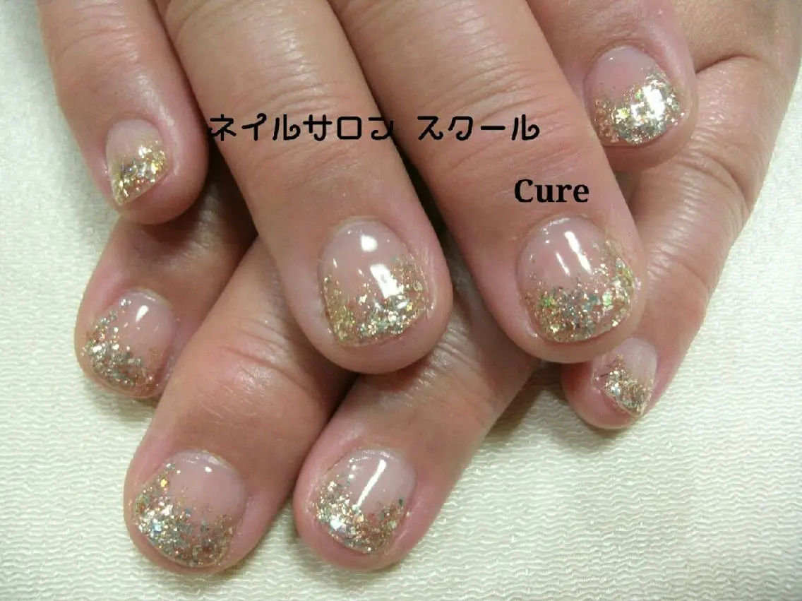 ショート ネイル ラメ(グリッター) ネイルサロン Cureのネイルデザイン