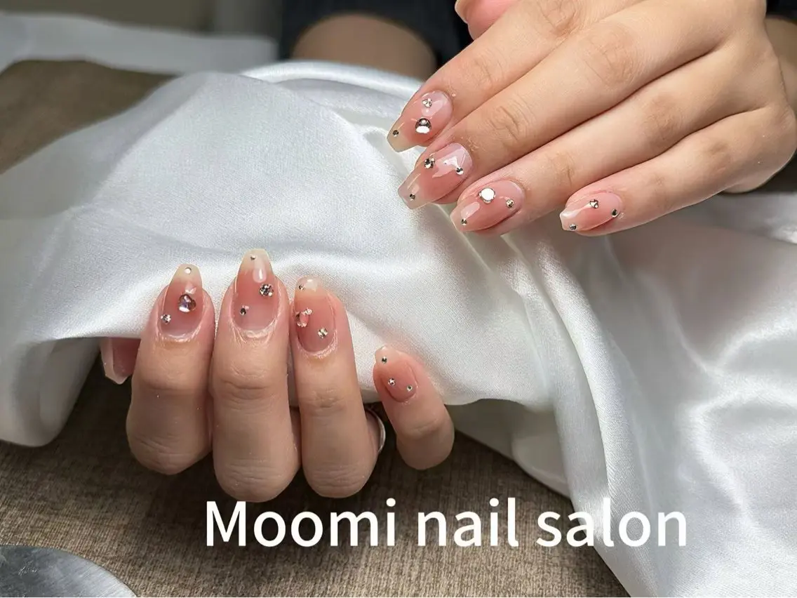 ネイル チークネイル フレンチネイル ジェルネイル グラデーション ハート ハンドネイル moomi nail スカルプ専門のネイルデザイン