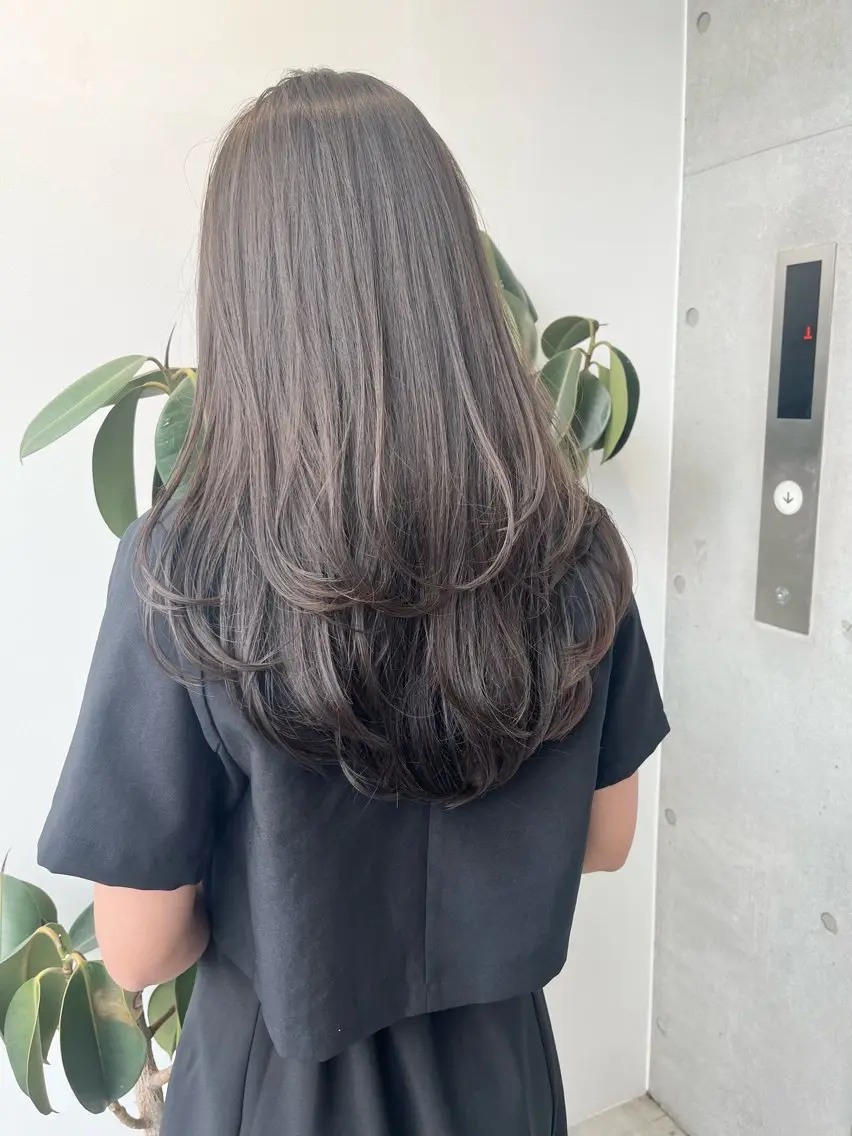 ロング カラー パーマ ヘアアレンジ カット ヘアカラー トリートメント ヘッドスパ ヘアセット 透明感/オリーブ/ グレージュ/YUKAのヘアスタイル