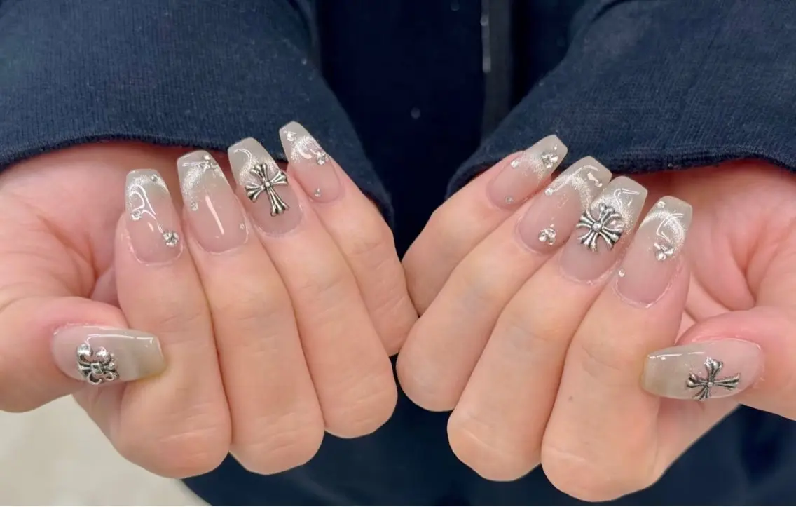 ネイル フレンチネイル ガーリー ガラスフレンチ 韓国ネイル ロングネイル ハンドネイル Venus nail チップ長さだし専門店のネイルデザイン
