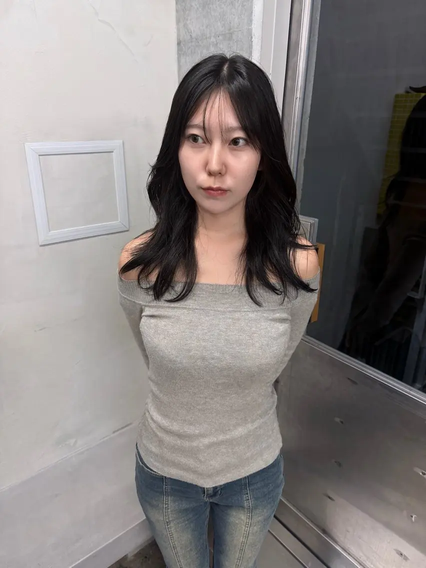 ロング カラー ロングレイヤー アッシュ ベージュカラー ブリーチ 透明感カラー カット ヘアカラー トリートメント 誰より丁寧なカット/ 小林輝/レイヤーのヘアスタイル