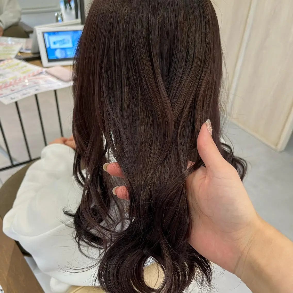 ミディアム ELEN 新百合ヶ丘のヘアスタイル