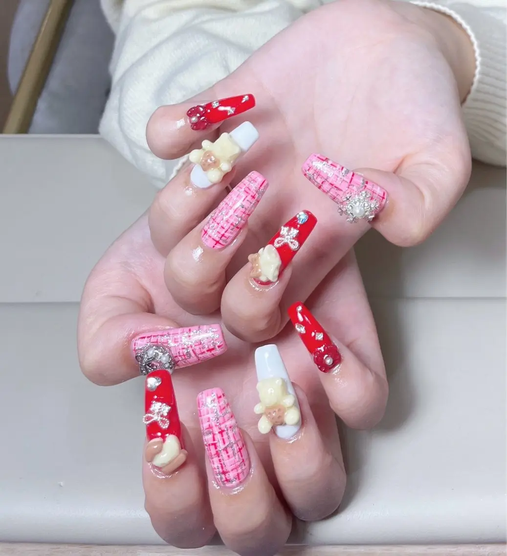 ネイル ハンドネイル AngelChris ビューティーサロンのネイルデザイン
