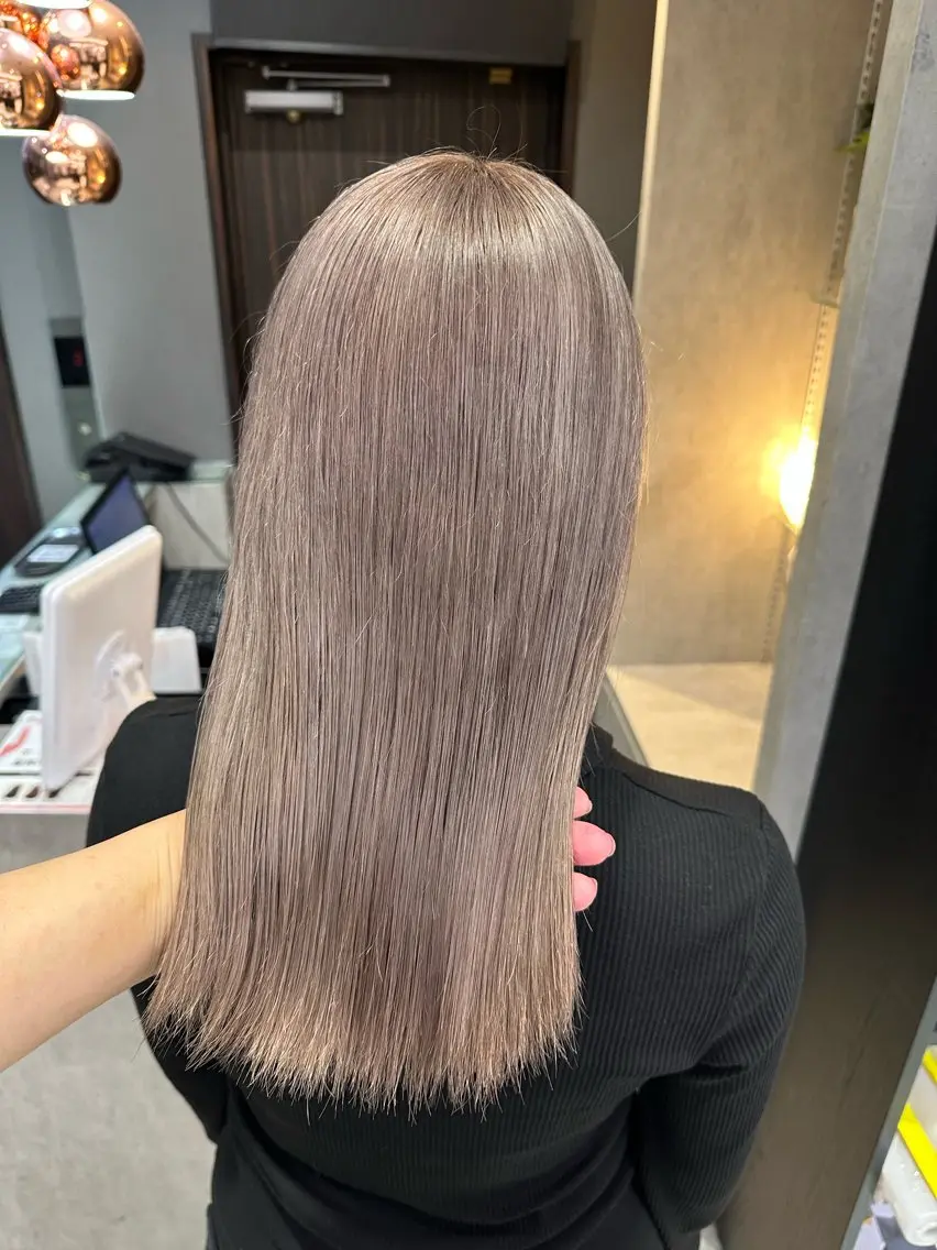 ミディアム カラー ブリーチ ブラウンカラー ケアブリーチ 透明感カラー ダブルカラー ヘアカラー 天神暖色カラー レイヤー・髪質改善のヘアスタイル