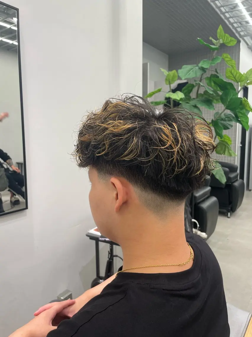 メンズ カット パーマ 丸岡 成穂のヘアスタイル