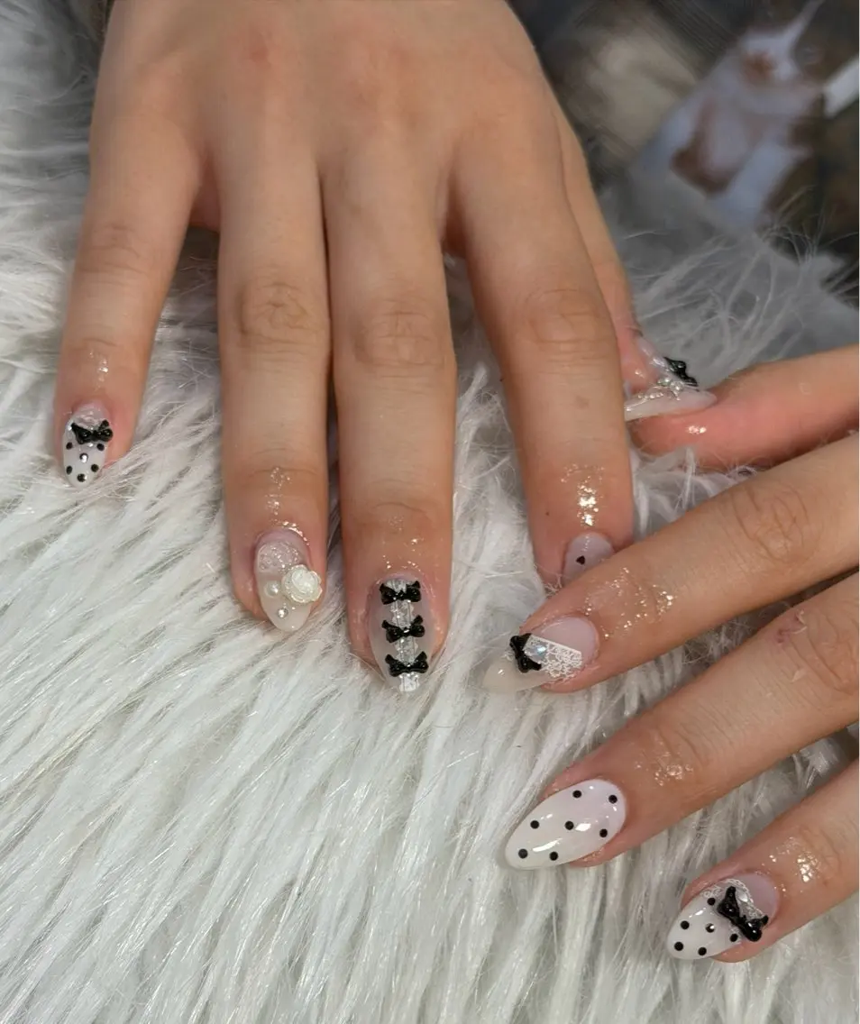 ネイル ハンドネイル フットネイル LAVISH sakiのネイルデザイン