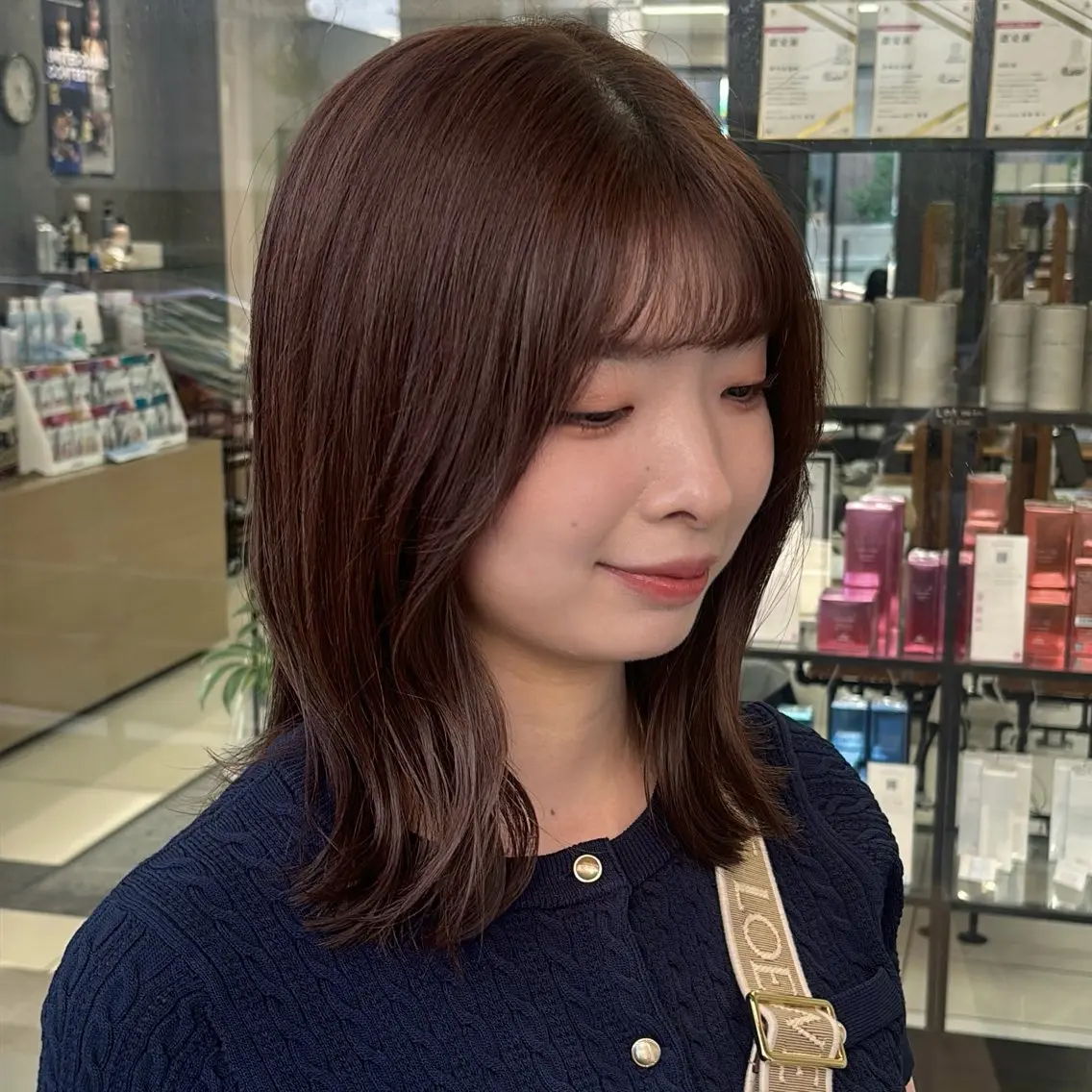 カラー ベージュカラー ブリーチ ブラウンカラー ブリーチなしカラー オリーブベージュ ヘアカラー トレンドヘア/ボブ/ レイヤー/暖色/麻咲のヘアスタイル