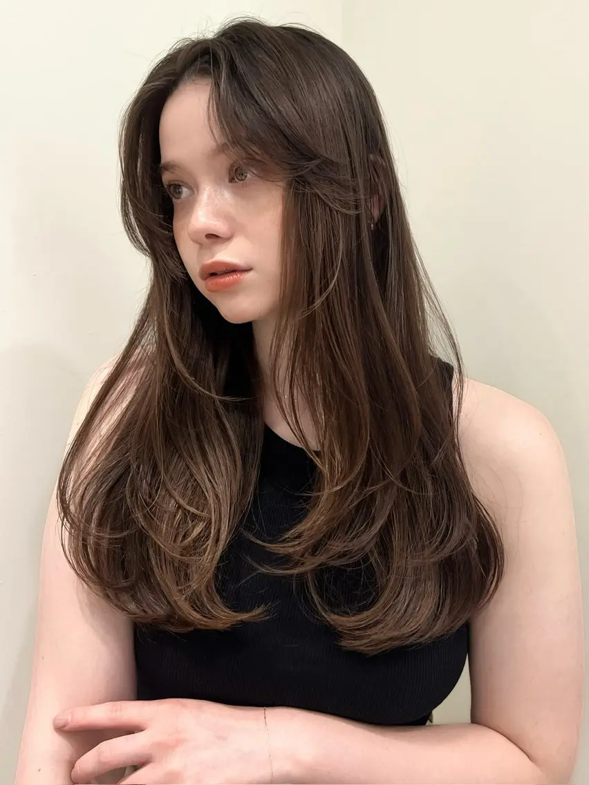 ロング 透明感カラー アオイのヘアスタイル