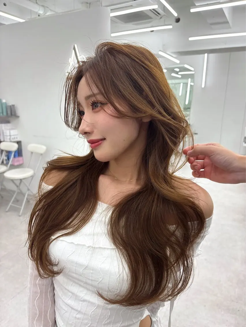 ロング カラー アッシュ ベージュカラー 黒髪 ブリーチ ブルーカラー 盛れる顔周り✨韓国式 レイヤーkanatoのヘアスタイル