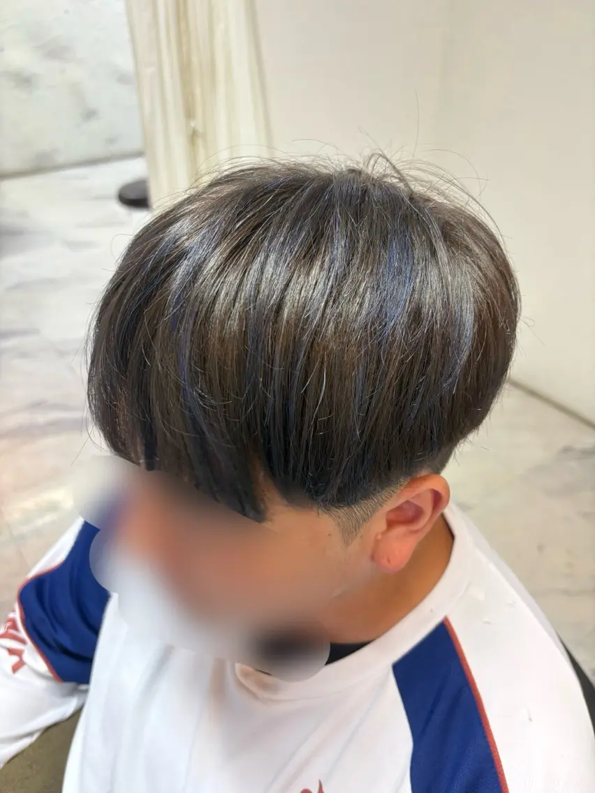 カラー メンズ 伊藤 希実のヘアスタイル