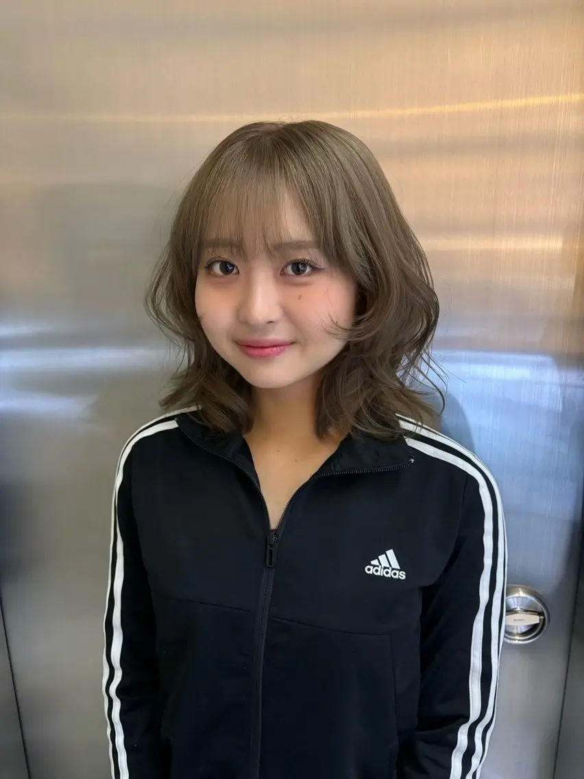 カラー ベージュカラー ヘアカラー ‘AXIS栄ガスビル Hinataのヘアスタイル