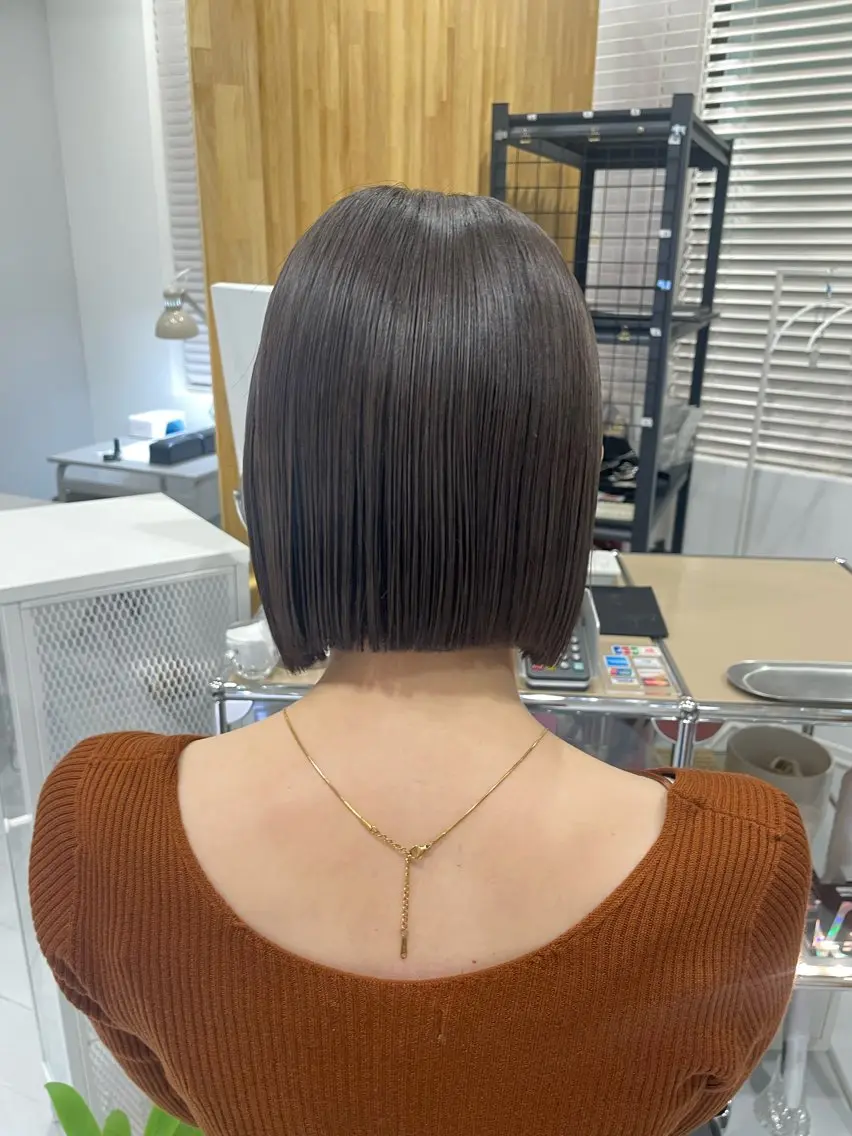 ミディアム カラー ボブ clan .のヘアスタイル